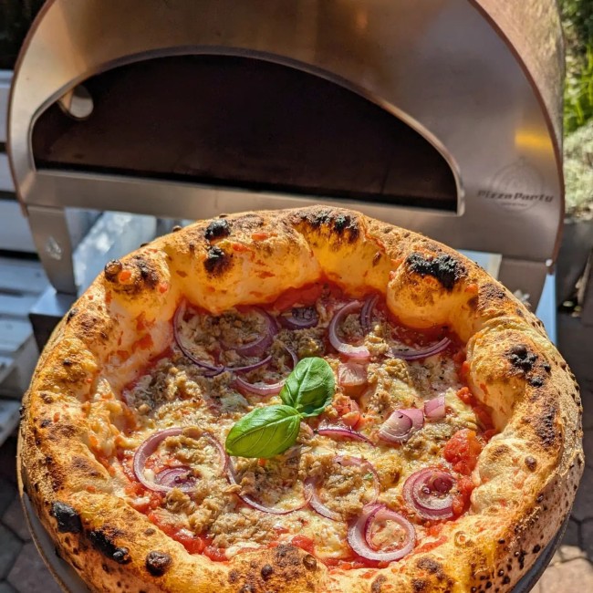 Il più grande forno a gas da 2 pizze per uso esterno Emozione leggero e facile da usare