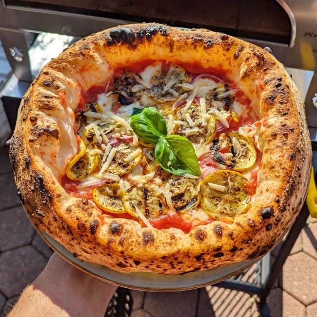 Duży mobilny piec do pizzy na gaz na zewnątrz Emozione Pizza Party 2 pizze