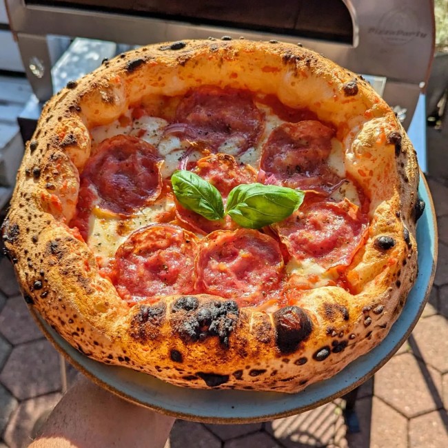 Stor utomhus gasdriven pizzaugn mobil Emozione Pizza Party 2 pizza