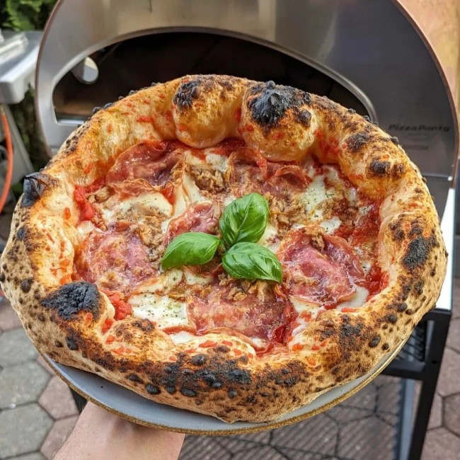 Large outdoor gas fired pizza oven mobile Emozione Pizza Party 2 pizza