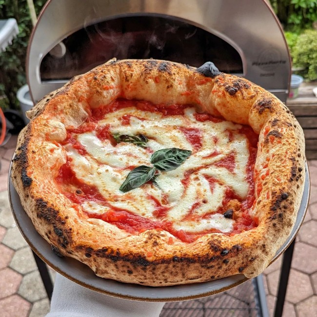 Duży mobilny piec do pizzy na gaz na zewnątrz Emozione Pizza Party 2 pizze