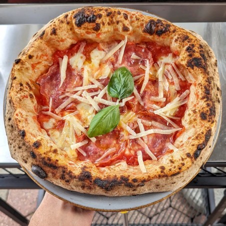 Il più grande forno a gas da 2 pizze per uso esterno Emozione leggero e facile da usare