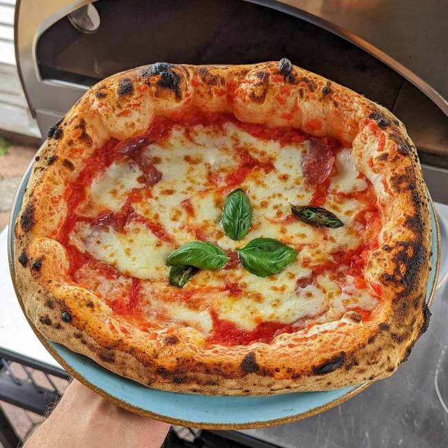 Stor utomhus gasdriven pizzaugn mobil Emozione Pizza Party 2 pizza