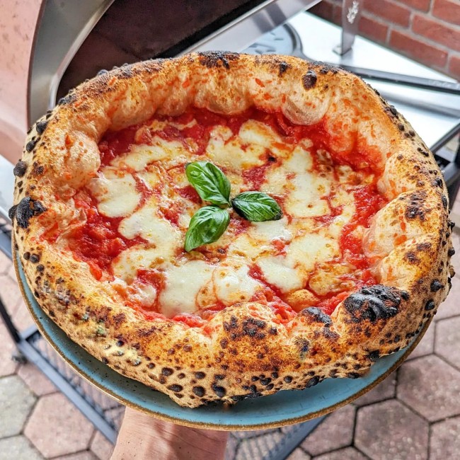 Duży mobilny piec do pizzy na gaz na zewnątrz Emozione Pizza Party 2 pizze