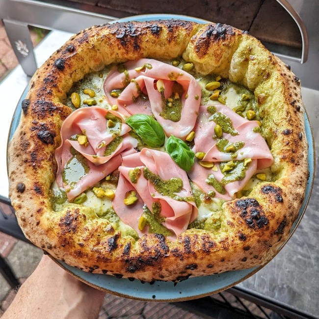 Stor utomhus gasdriven pizzaugn mobil Emozione Pizza Party 2 pizza