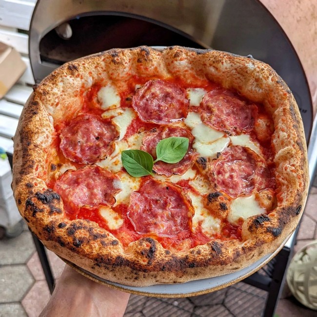 Stor utomhus gasdriven pizzaugn mobil Emozione Pizza Party 2 pizza